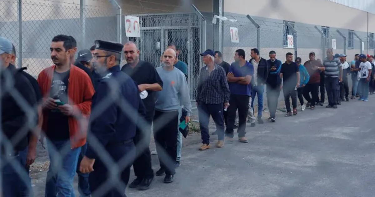 فجوة واسعة في الأجور: رواتب العاملين في “إسرائيل” تتجاوز ضعف أجور الضفة